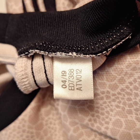 Adidas Manchester United 2019/20 Away Jersey - Picture 9 of 13